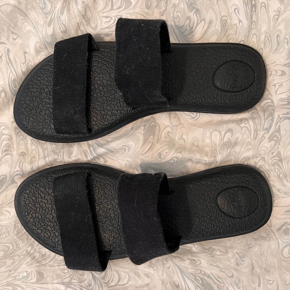 Sanuk Sandals 8 like new